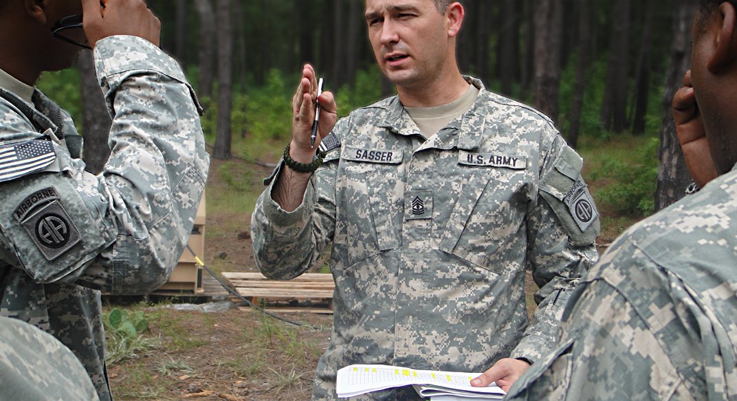 1SG Sasser providing leadership guidance